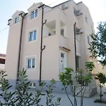 Apartment M&b