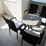 Apartment M&b *