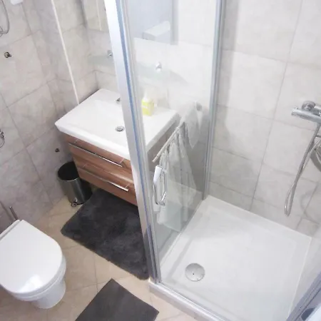 Apartment M&b Srima